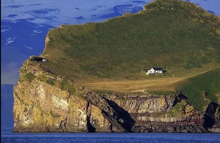 La casa más solitaria del mundo.