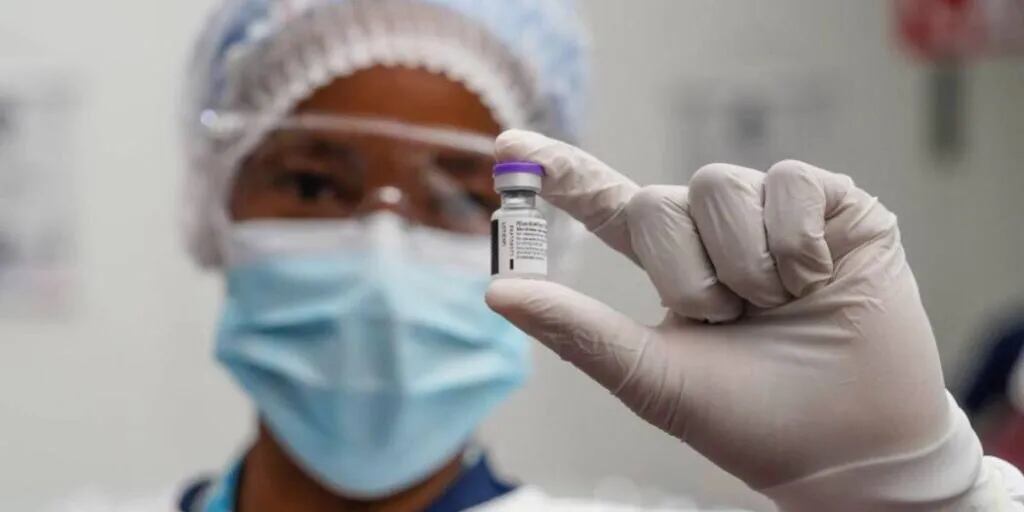 Estados Unidos autorizó la primera actualización de vacunas contra el coronavirus