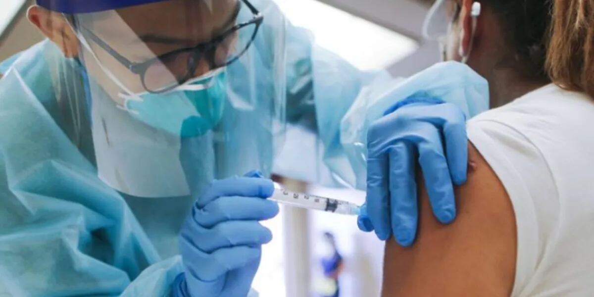 Coronavirus suspendieron la vacuna de AstraZeneca por temor a la coagulación de la sangre