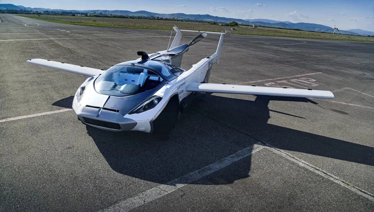 Cómo es el AirCar, el auto que vuela con motor de BMW y logra una velocidad de hasta 200 km/h
