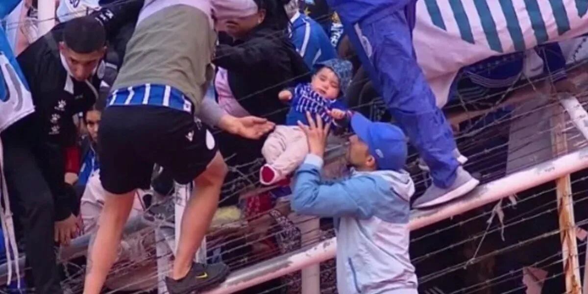 Un bebé fue alcanzado por los gases lacrimógenos en el partido Godoy Cruz - Belgrano