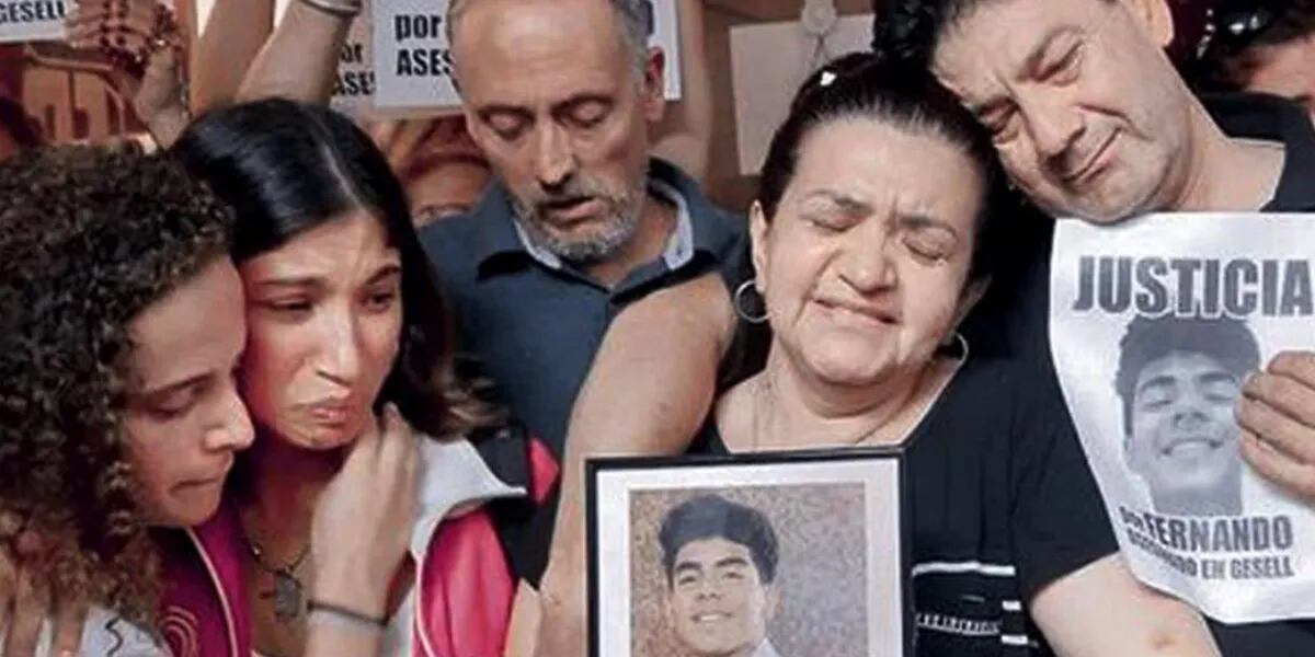 El desconsolado llanto del policía que custodiaba a Máximo Thomsen mientras escuchaba el testimonio de la mamá de Fernando Báez Sosa