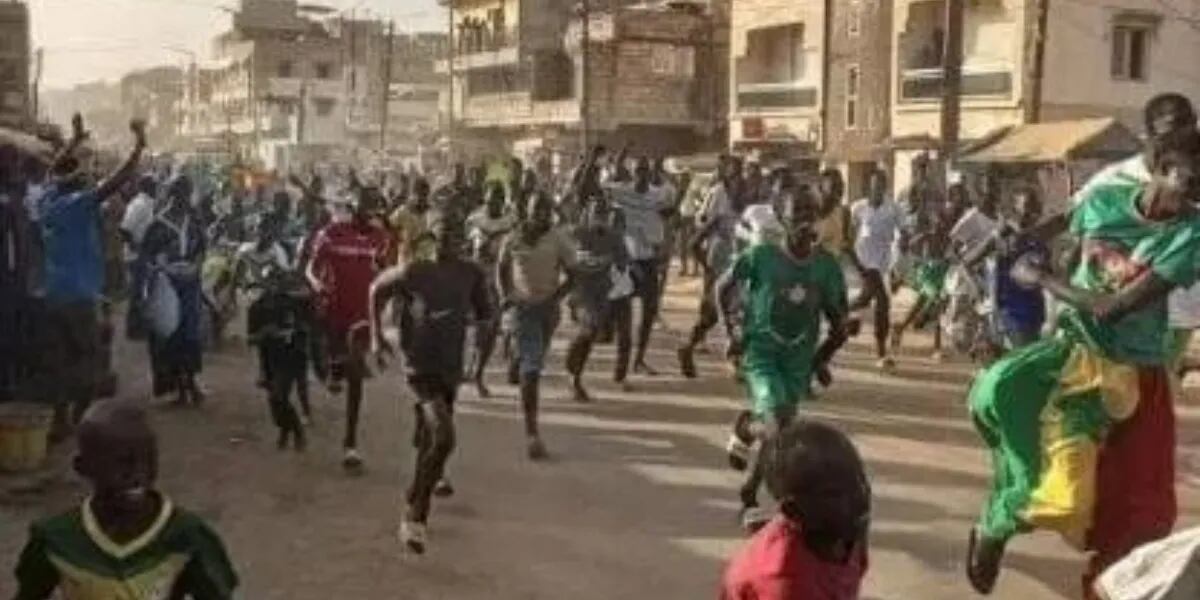 Gritos, corridas y puro baile: la eufórica celebración en Senegal tras el pase a octavos en el Mundial Qatar 2022