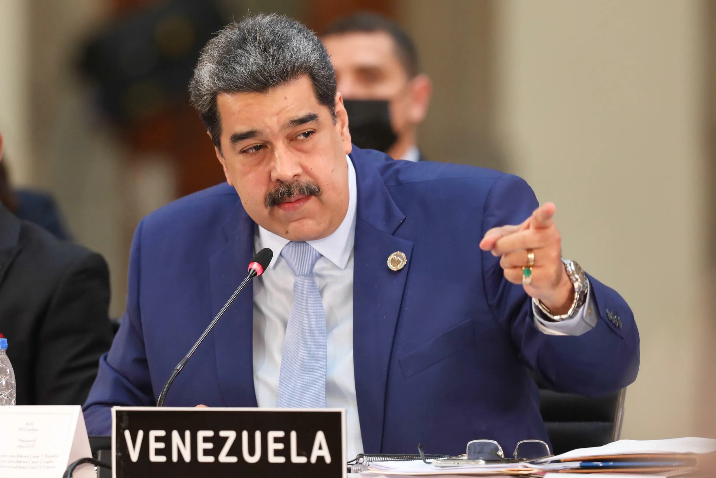 Imagen de archivo difundida por la Presidencia de Venezuela que muestra al presidente Nicolás Maduro pronunciando su discurso durante la Sexta Cumbre de la Comunidad de Estados Latinoamericanos y Caribeños (CELAC) en el Palacio Nacional de México, en Ciudad de México, el 18 de septiembre de 2021