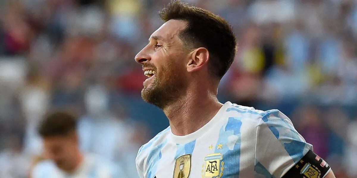 Lionel Messi llegó a la Argentina después de meterle cinco goles a Estonia