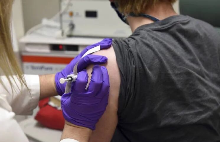 Estudio revela que la vacuna Pfizer es efectiva contra dos nuevas cepas de coronavirus.