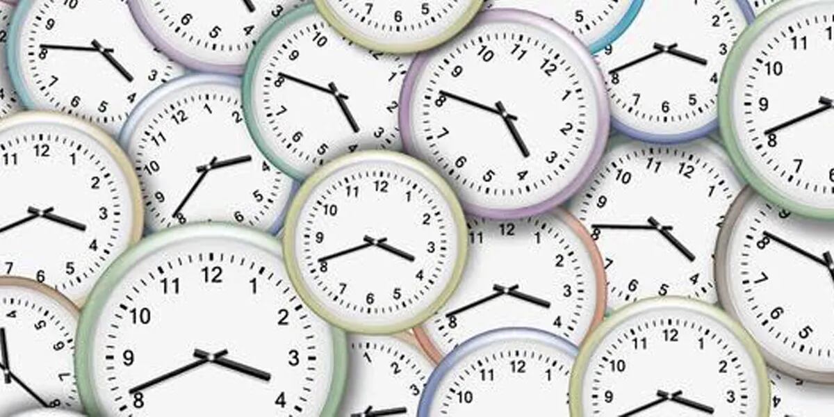 Reto viral de los relojes: encontrá el que marca la hora diferente (en 15 segundos)
