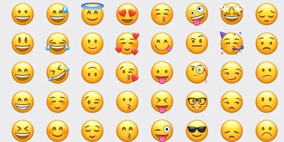 WhatsApp: el verdadero significado del emoji de la carita rodeada de corazones