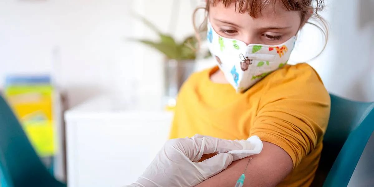 Mandan por error turnos para la tercera dosis de la vacuna contra el coronavirus para chicos: qué hacer si te llegó