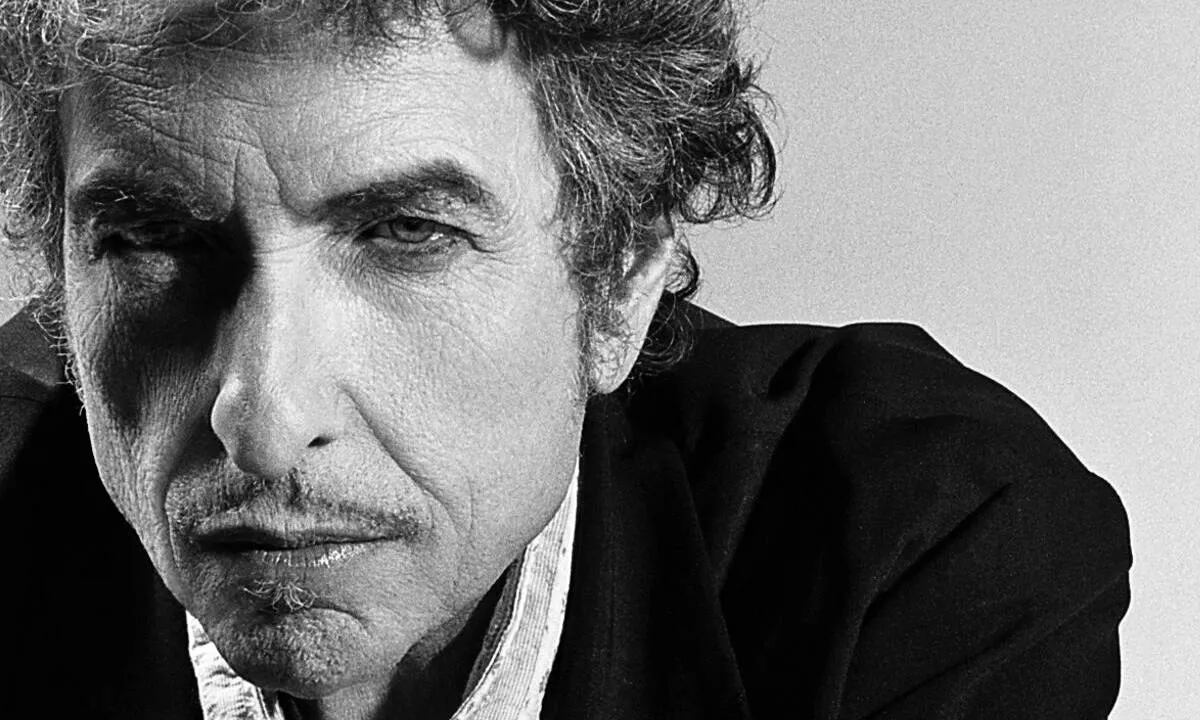 “La doble vida de Bob Dylan”: la nueva biografía que ya genera polémica con los otros biógrafos