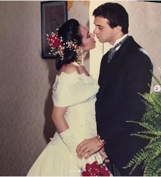 Sergio Lapegue junto a su esposa Bochi, el día de su casamiento hace 27 años.