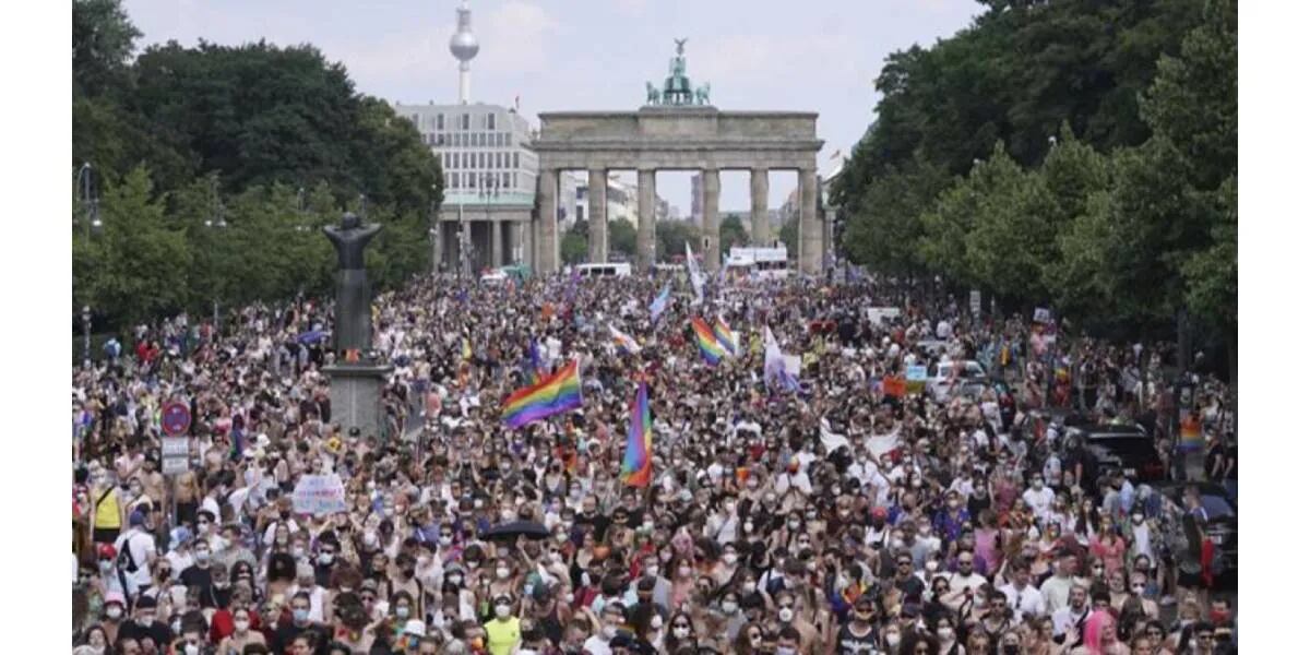 Alemania indemnizó a víctimas de una ley de homosexualidad endurecida durante el nazismo