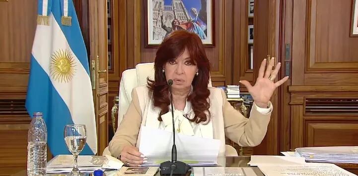 Cristina Kirchner presentó la recusación a la jueza María Eugenia Capuchetti: "Irregularidades y arbitrariedades”