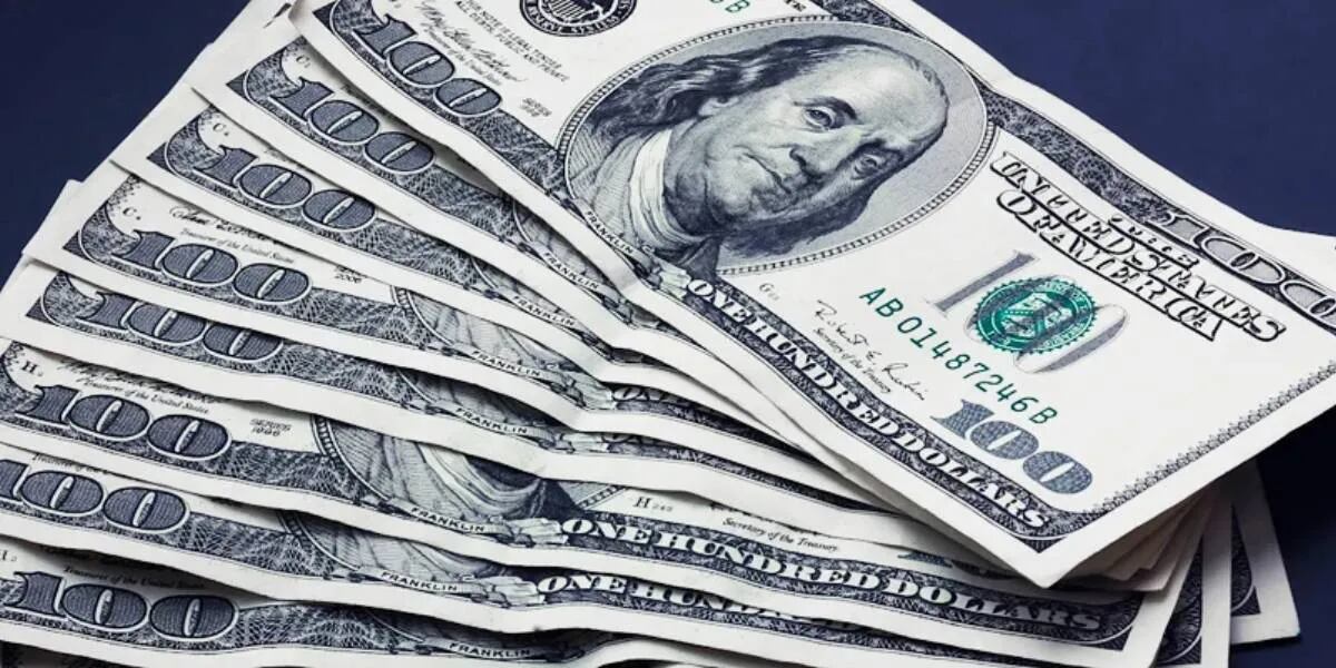 El dólar blue volvió a subir y alcanzó un récord histórico