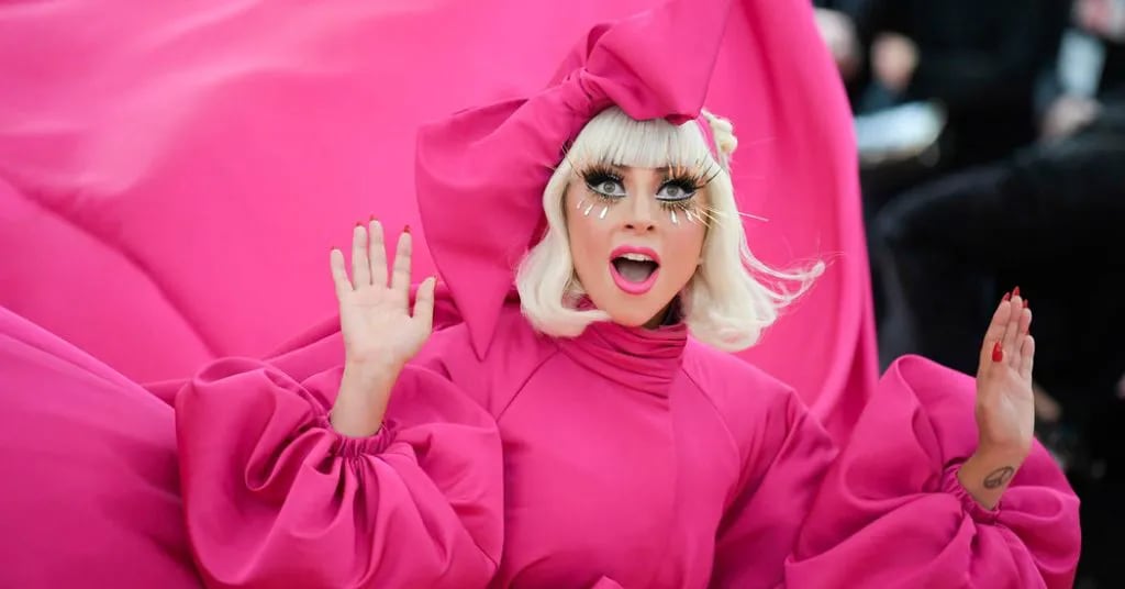 ¡Confirmado, Lady Gaga es la Reina de la Gala Met 2019 con 4 looks en 1 en la alfombra rosa!
