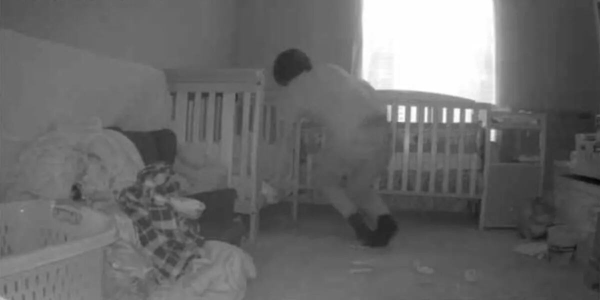 Una abuela detectó a un "demonio" en la cama de sus nietos y las cámaras grabaron el momento