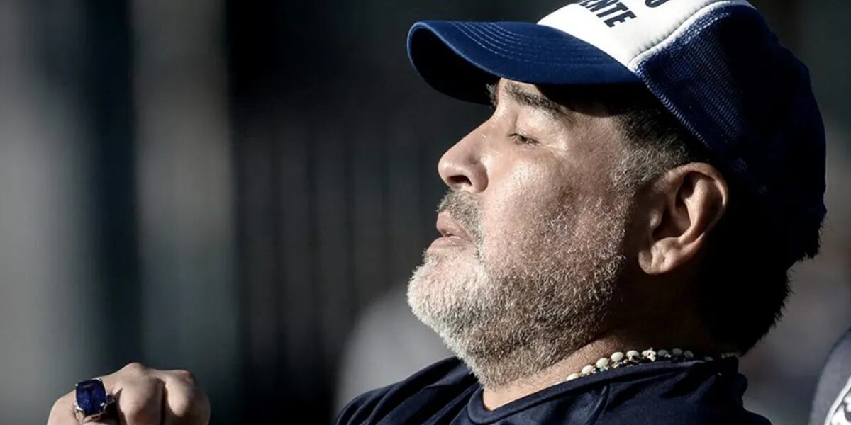 Apareció "Diego Maradona" esperando el colectivo en Jujuy y la foto es cósmica