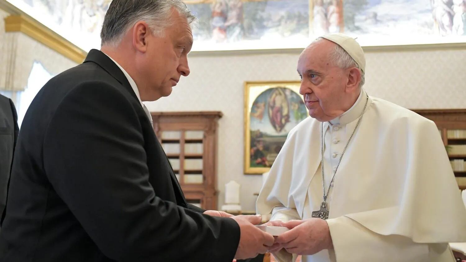 Juan Dillon: Ucrania lista para la contraofensiva, el Papa busca domar a Viktor Orban y la privatización no asusta a la izquierda portuguesa
