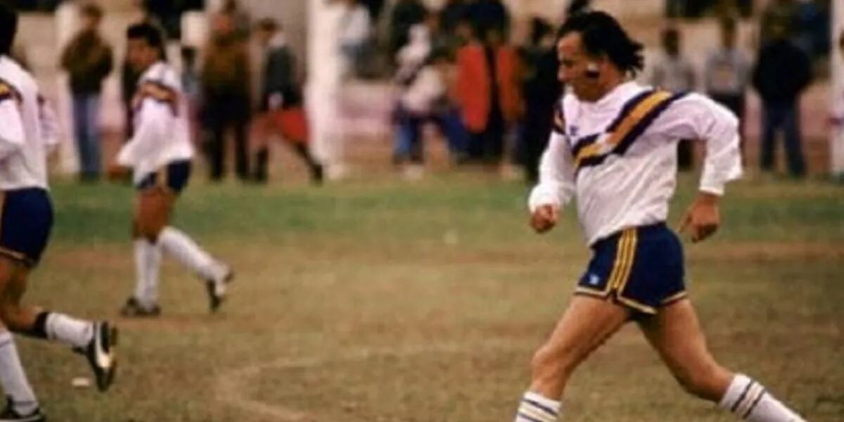 El día que Carlos Menem (hincha fanático de River) vistió los colores de Boca