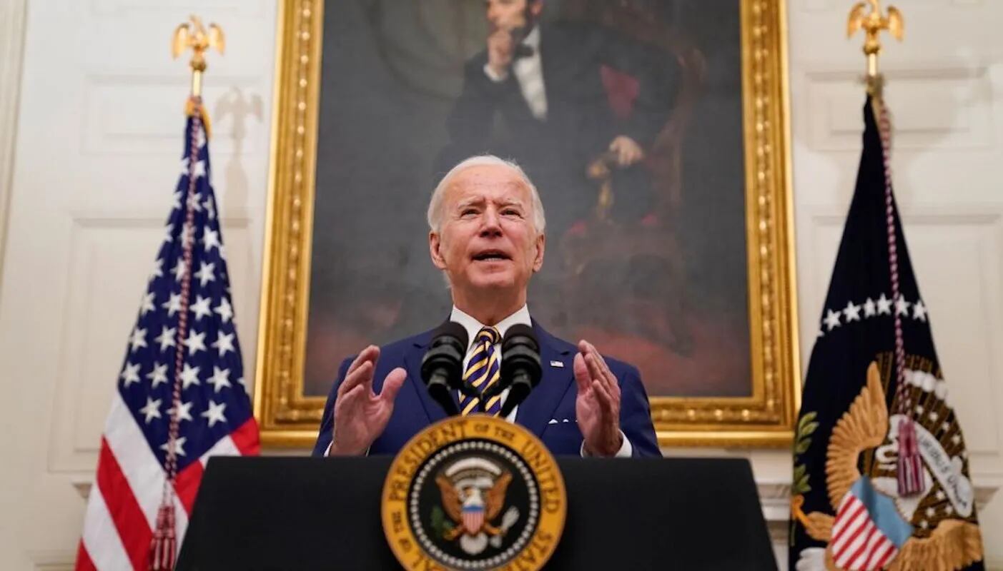 Joe Biden descartó nuevas restricciones ante la variante ómicron: "Los que murieron no estaban vacunados"