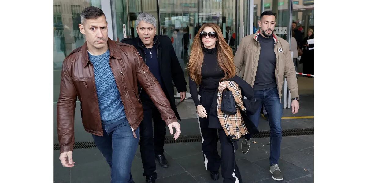Shakira llegó al juzgado con un look “comfy” de lujo para firmar el acuerdo por la custodia de sus hijos