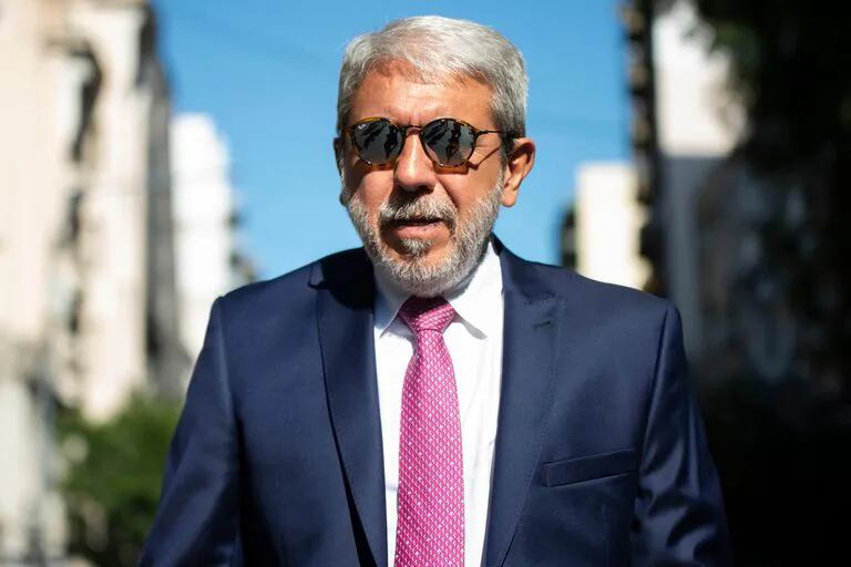 “Volvió la morsa”, el tuit de un diputado contra Aníbal Fernández