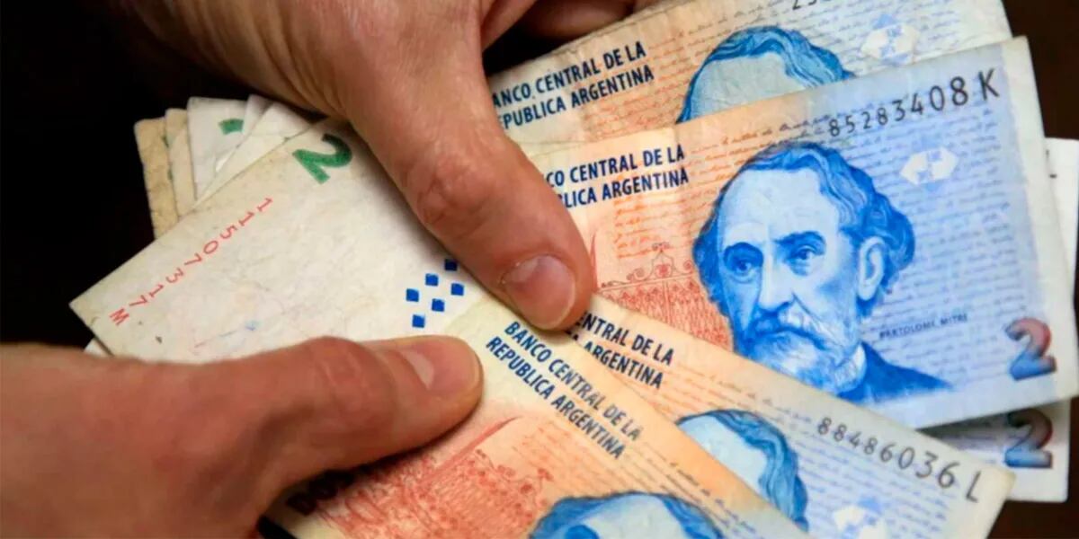 Subastan billetes de 2 pesos a 70 euros