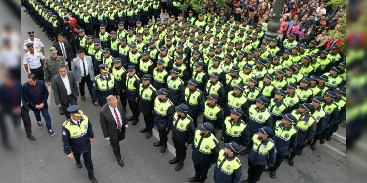 Osvaldo Jaldo puso en función a 787 agentes de la Policía de Tucumán