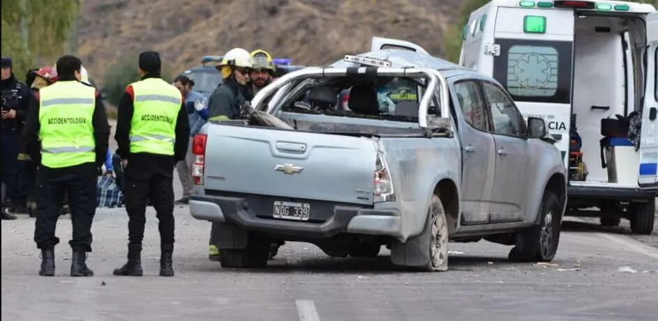 Murió una de las estudiantes que viajaba con otras 16 personas en la camioneta que volcó en Mendoza