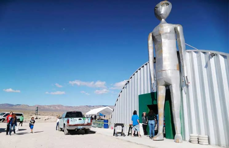 Centro de Investigación de Alienígenas es una tienda de souvenir cerca del Área 51.