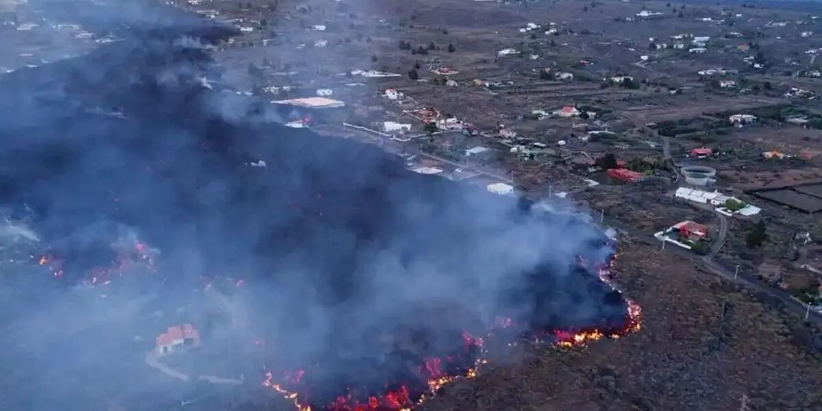 En vivo la erupción del volcán de La Palma en su fase explosiva extrema