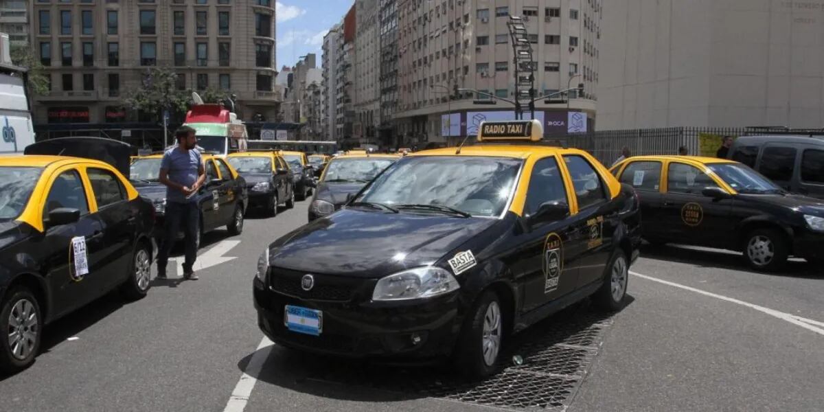 Nuevo aumento en la tarifa de taxis: cuándo será y cuánto costará la bajada de bandera 