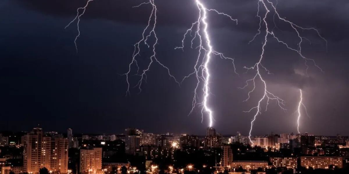 Alerta meteorológica nivel amarillo por tormentas severas y caída de granizo en Buenos Aires: en qué zonas caerá