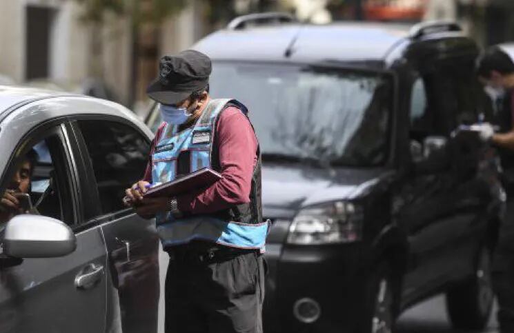 Cuarentena en la Ciudad de Buenos Aires: cuándo hay que usar tapabocas en el auto