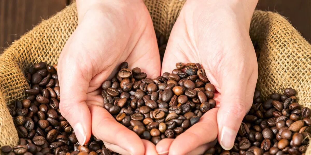 Por qué la cafeína aumenta las posibilidades de realizar compras impulsivas, según un estudio