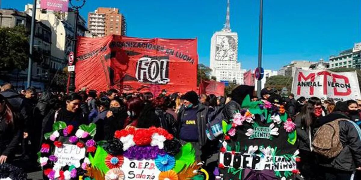 Aviso fúnebre viral: llaman a velar al salario mínimo en Plaza de Mayo