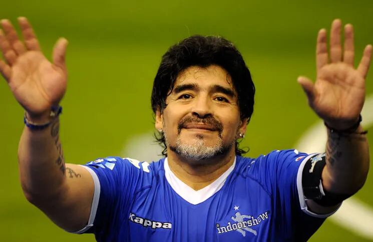 Maradona ¿y un palito para sus hijas?