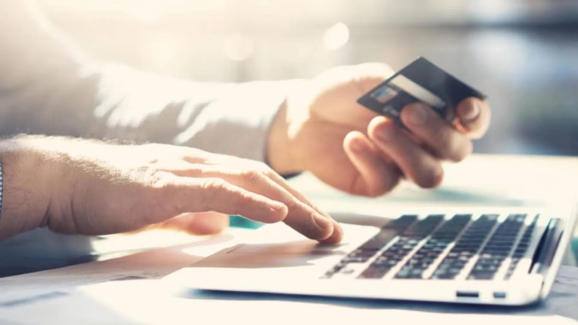 AFIP estableció un impuesto del 8% para vendedores en plataformas digitales: a quiénes afecta