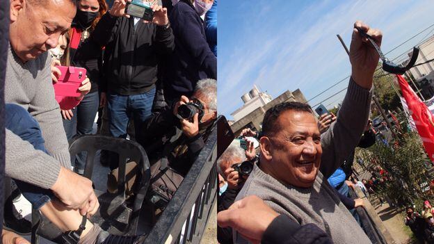 Luis D’Elía encabezó un acto y se cortó la tobillera electrónica ante una multitud en su primer día de libertad condicional