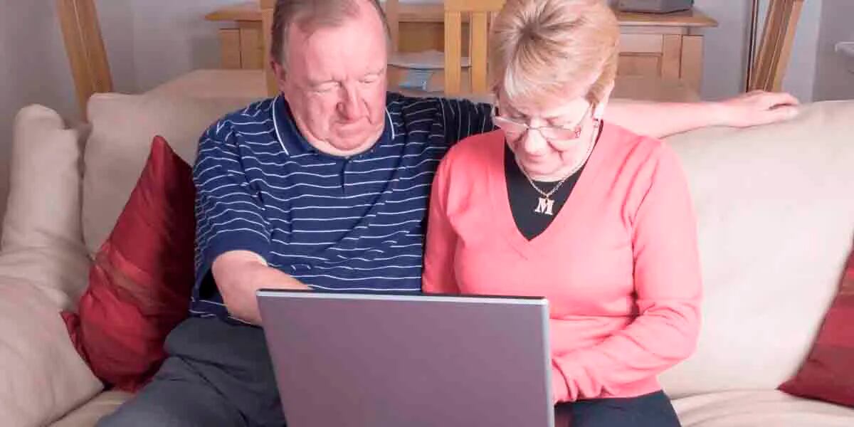 ANSES implementa un crédito para que los jubilados compren una PC en 40 cuotas: cómo acceder