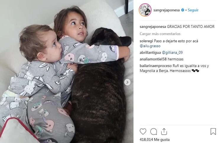 La China Suárez compartió en Instagram un tierno video de Rufina paseando a su nuevo perro en un cochecito de muñecas.