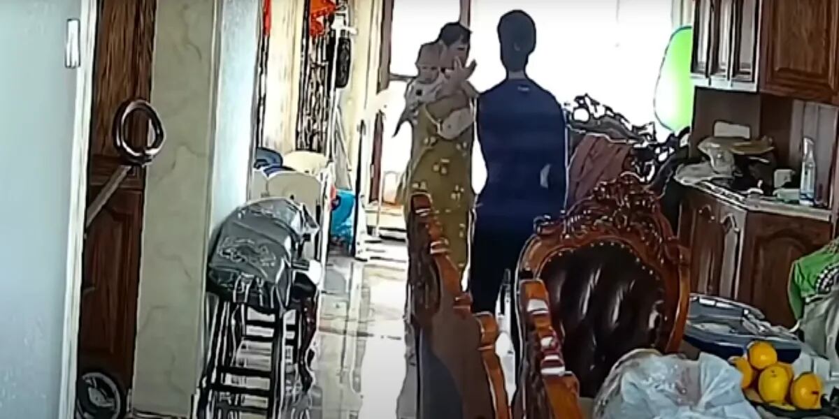 El video del momento en que una abuela "atajó" a su nieto en el aire