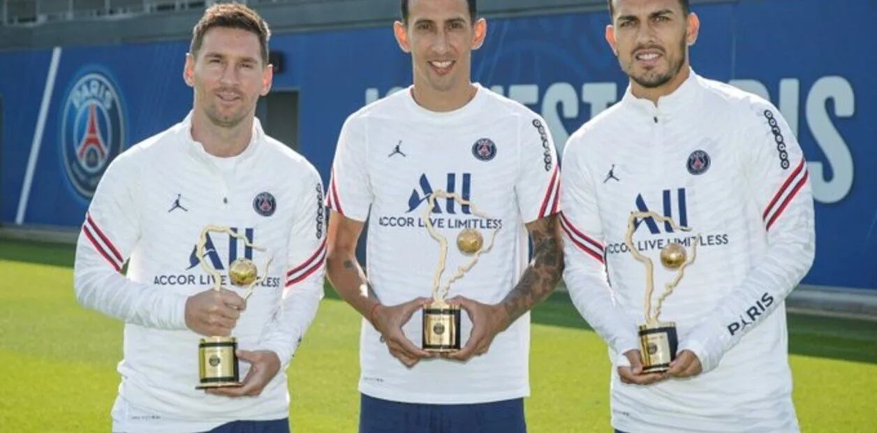 El PSG le entregó un reconocimiento Messi, Di María y Paredes por ganar la Copa América.