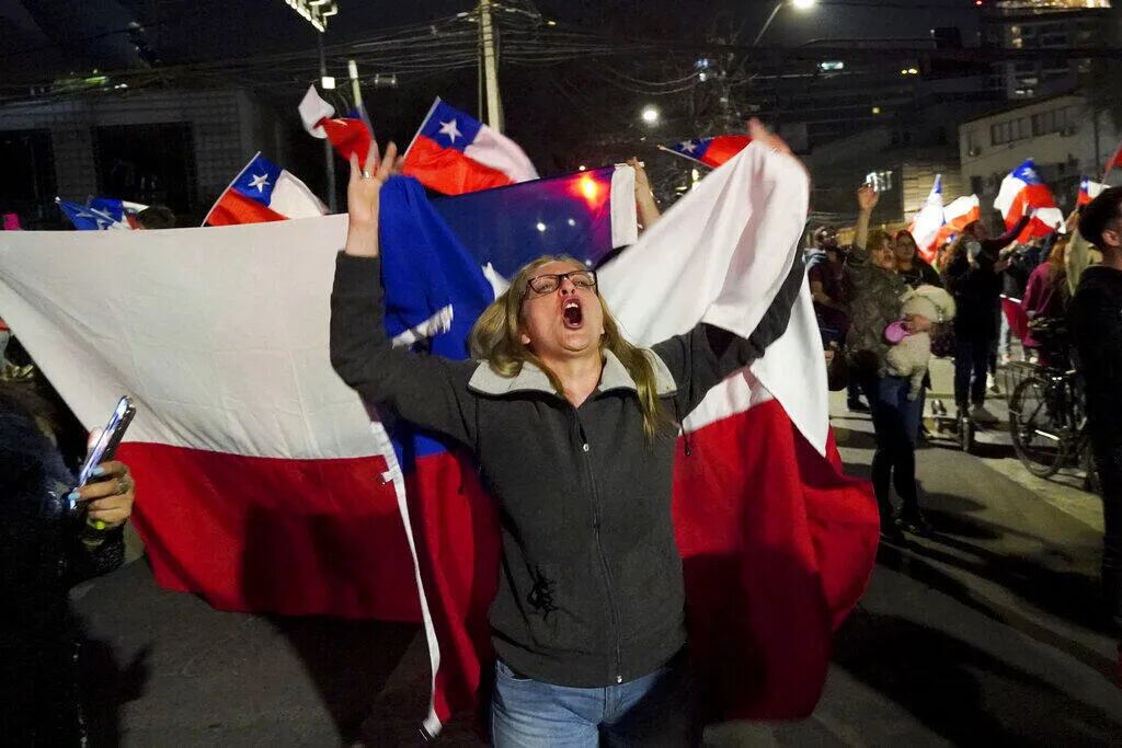 Los chilenos rechazan la propuesta de Constitución, Boric busca un nuevo proceso constituyente