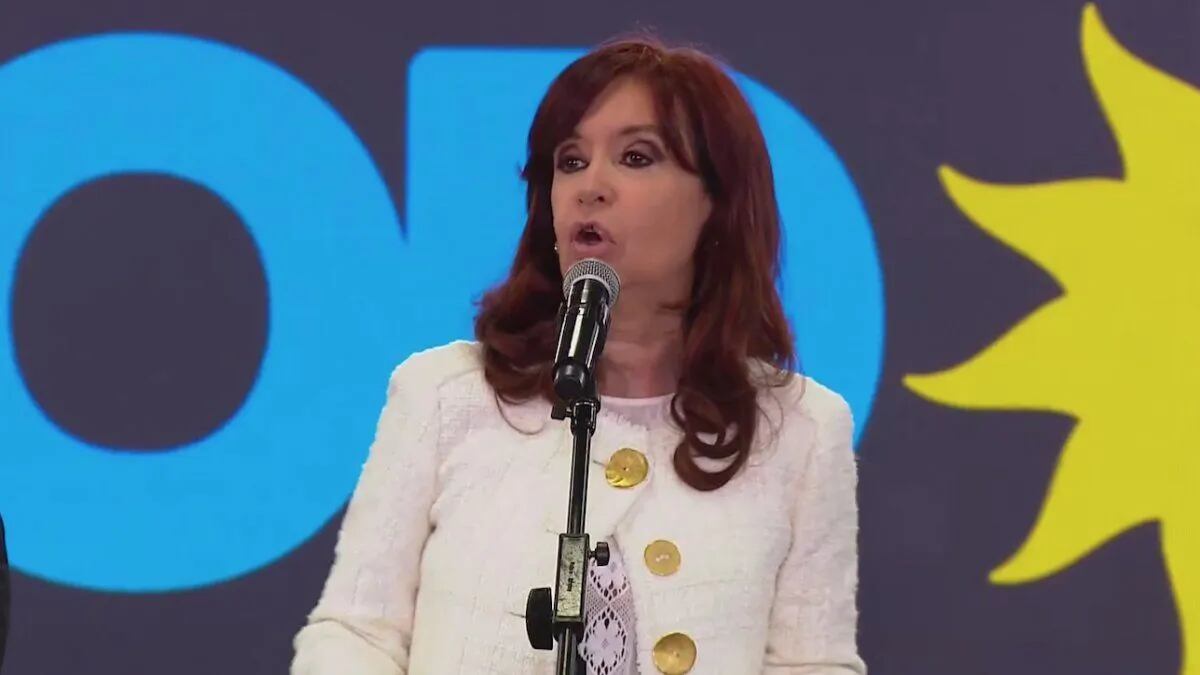 Cristina Kirchner iría al acto del 10 de diciembre y Máximo pidió “reventar la Plaza de Mayo”