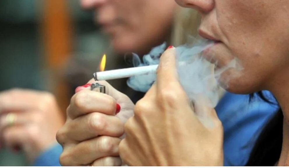 Fuerte medida: piden a las tabacaleras que paguen “multas” por las enfermedades causadas por el cigarrillo