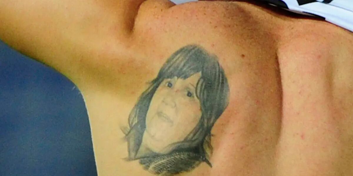 Se filtró una foto del tatuaje que Lionel Messi tiene en su espalda y desató un demencial debate en las redes: "Es cristina"