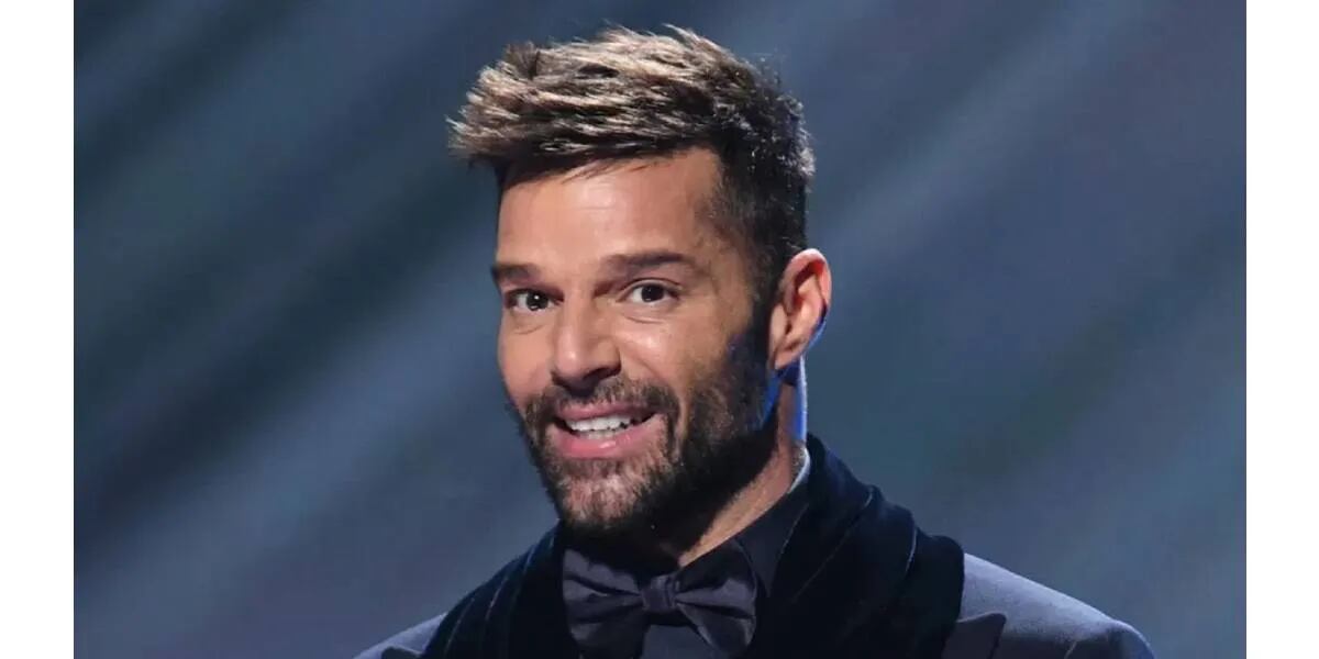 Ricky Martin revolucionó las redes sociales con su “nueva” cara:  completamente afeitado y sin maquillaje | La 100