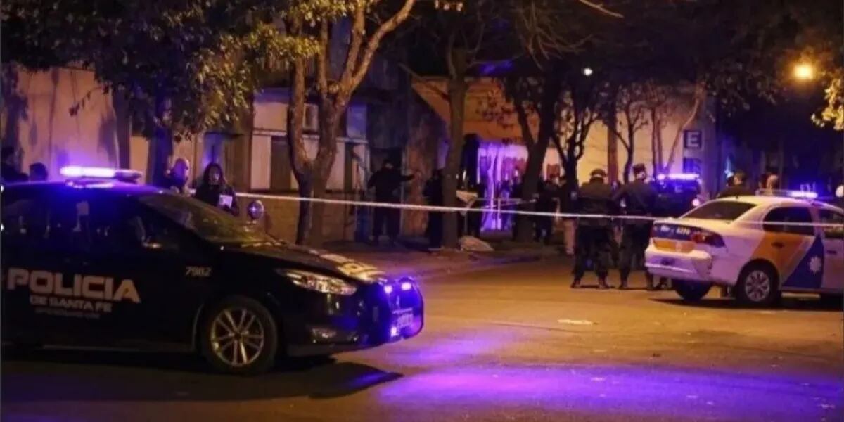 Horror en Rosario: intentó robar, apuñaló a un delivery y los vecinos lo lincharon en la vía pública
