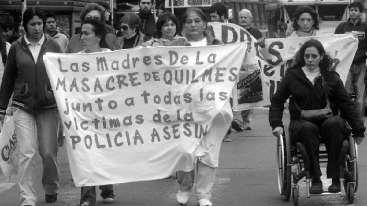 Masacre de Quilmes: uno de los policías acusados rompió 100 veces el arresto domiciliario y le dieron libertad condicional